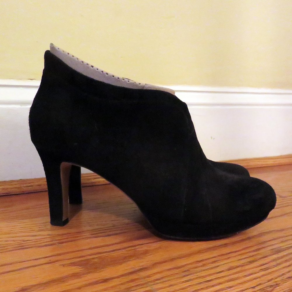 Clarks Kently Laila Black Suede Booties Size 8.5 M - Picture 6 of 6
